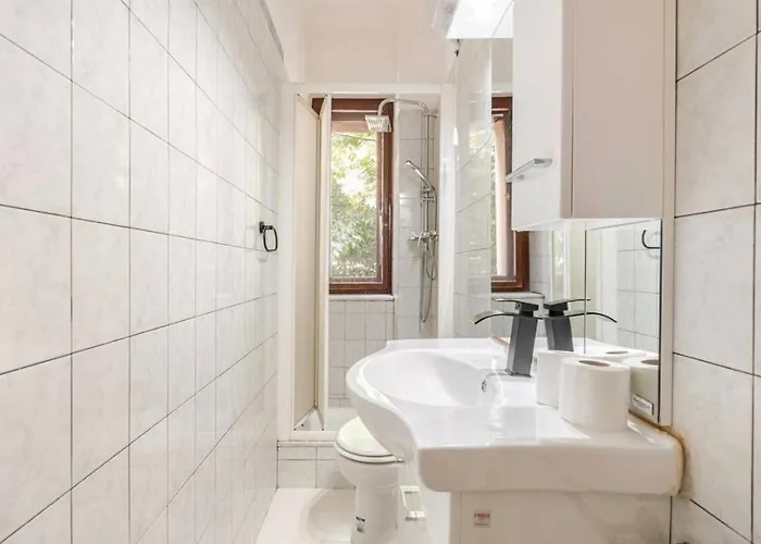 Chic Foundry, Nel Cuore Di * Τεργέστη